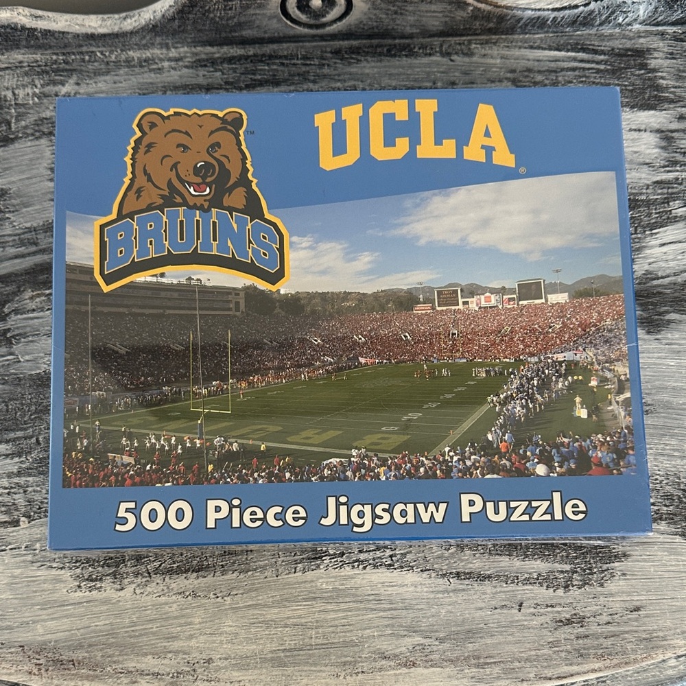 UCLA Bruins NWT 500 Piece Jigsaw Puzzle